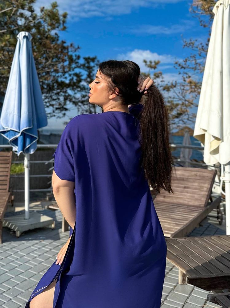 Сукня-туніка Plus size з віскози: довга темно-синя з вишивкою