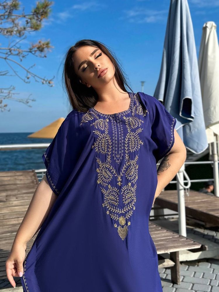 Сукня-туніка Plus size з віскози: довга темно-синя з вишивкою