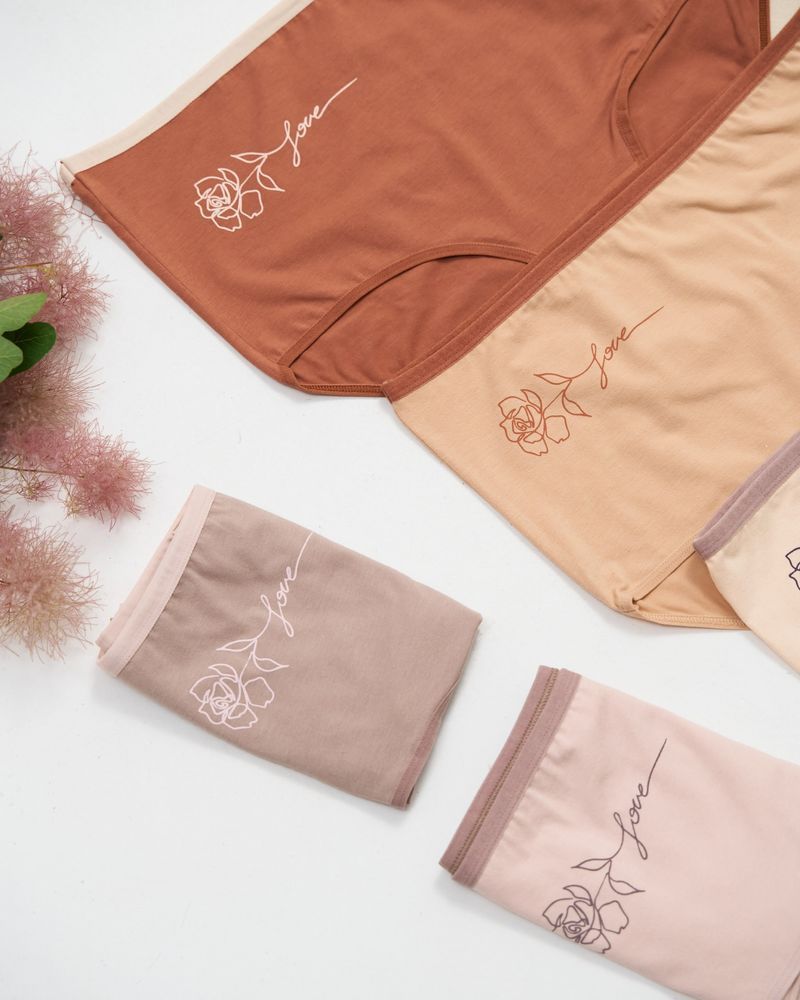 Труси жіночі великих розмірів 8-10XL бежевий мікс з квіткою 5 шт., 8XL