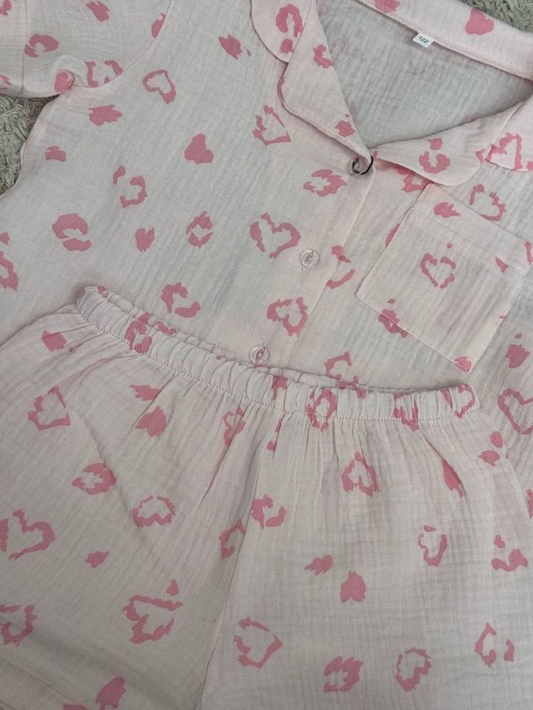 Муслінова дитяча піжама з шортами ніжно-рожева в серця, 122-128