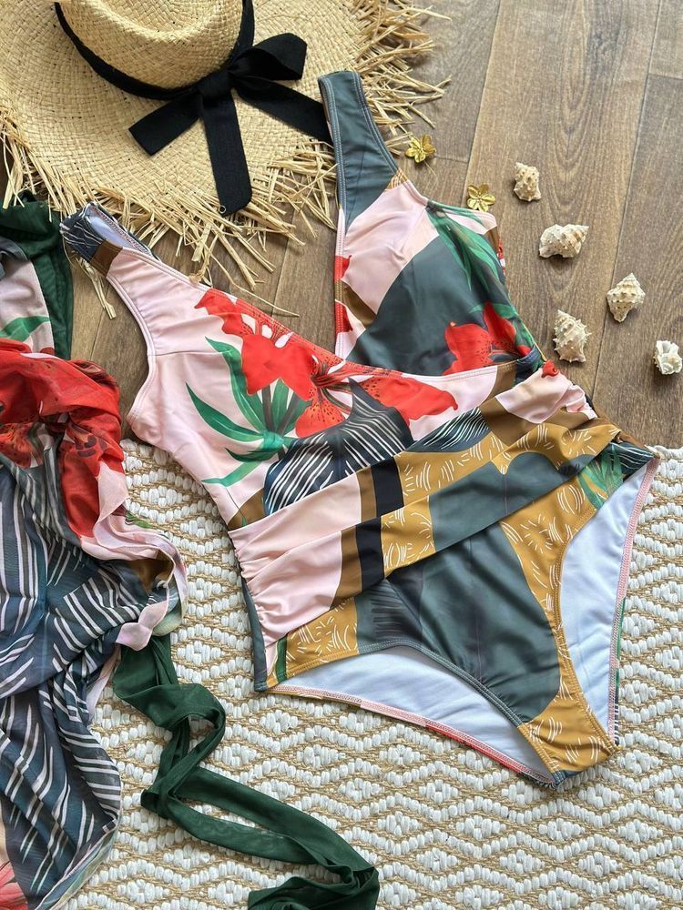 Сплошной купальник больших размеров с парео , 2XL